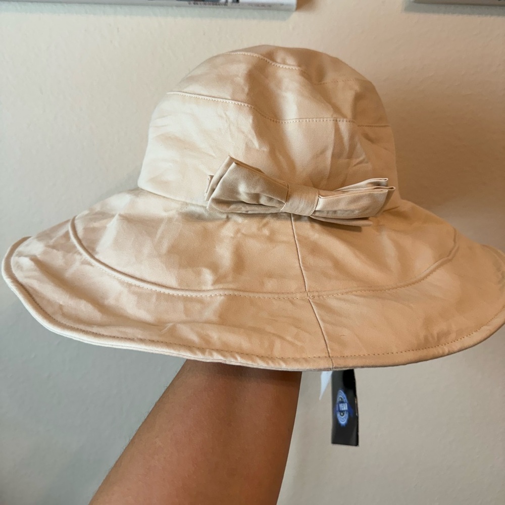 Comhats Hats Beige M